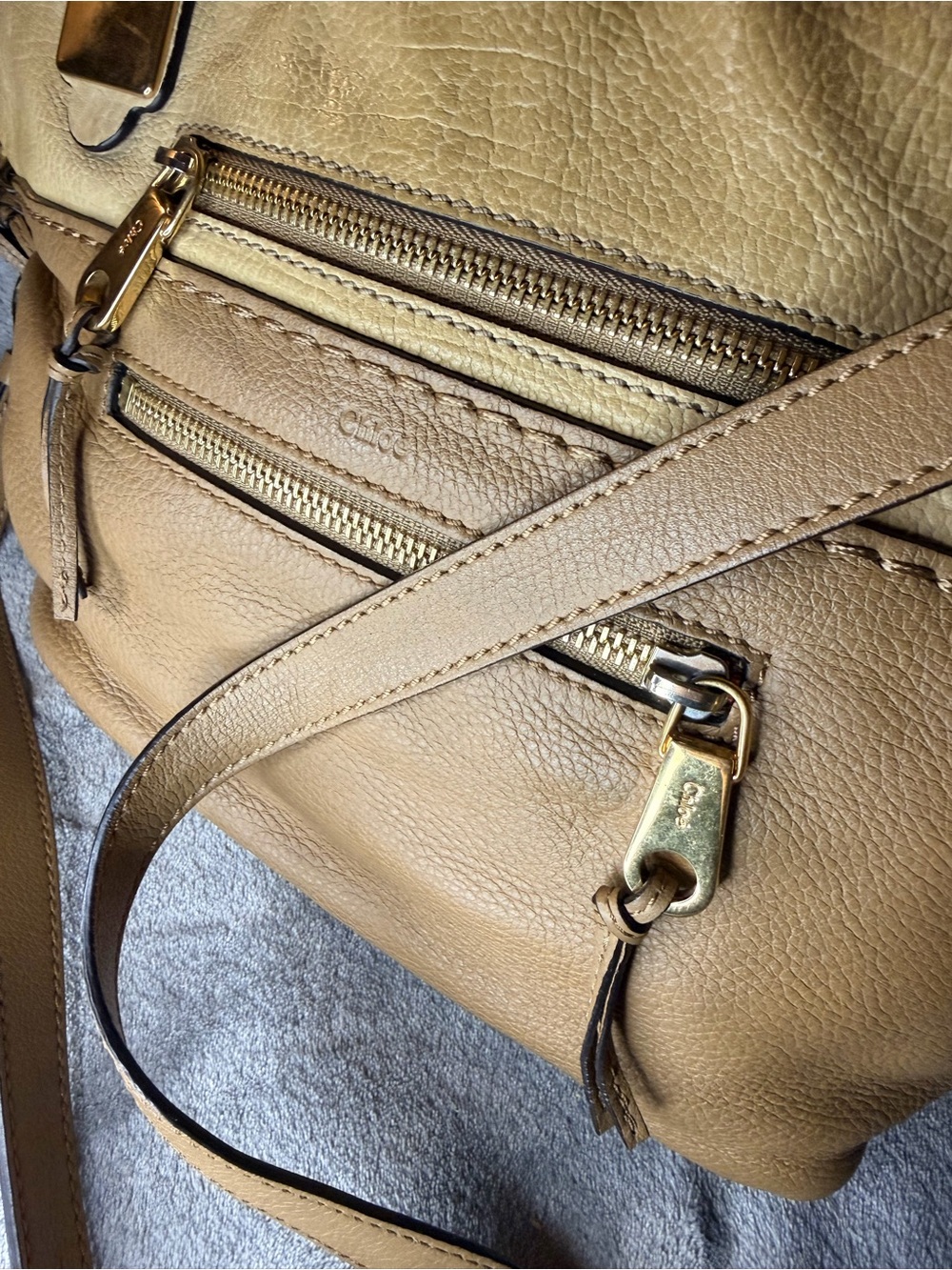 Chloé Two-Way Tan and Cream Leather Shoulder Bag with Gold Hardware - Authentic - Picture 5 of 13